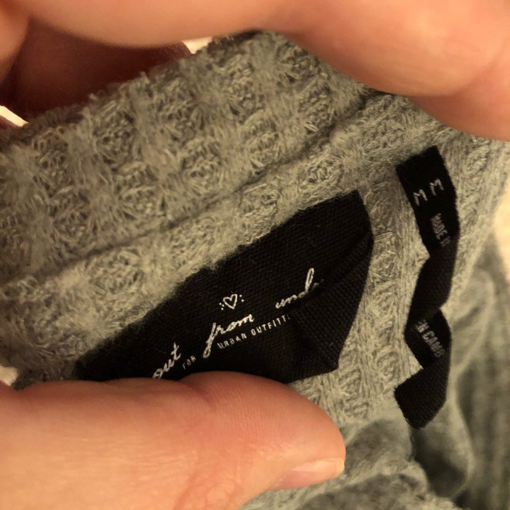 UO Gray Thermal Tie Front Top - Picture 4 of 5